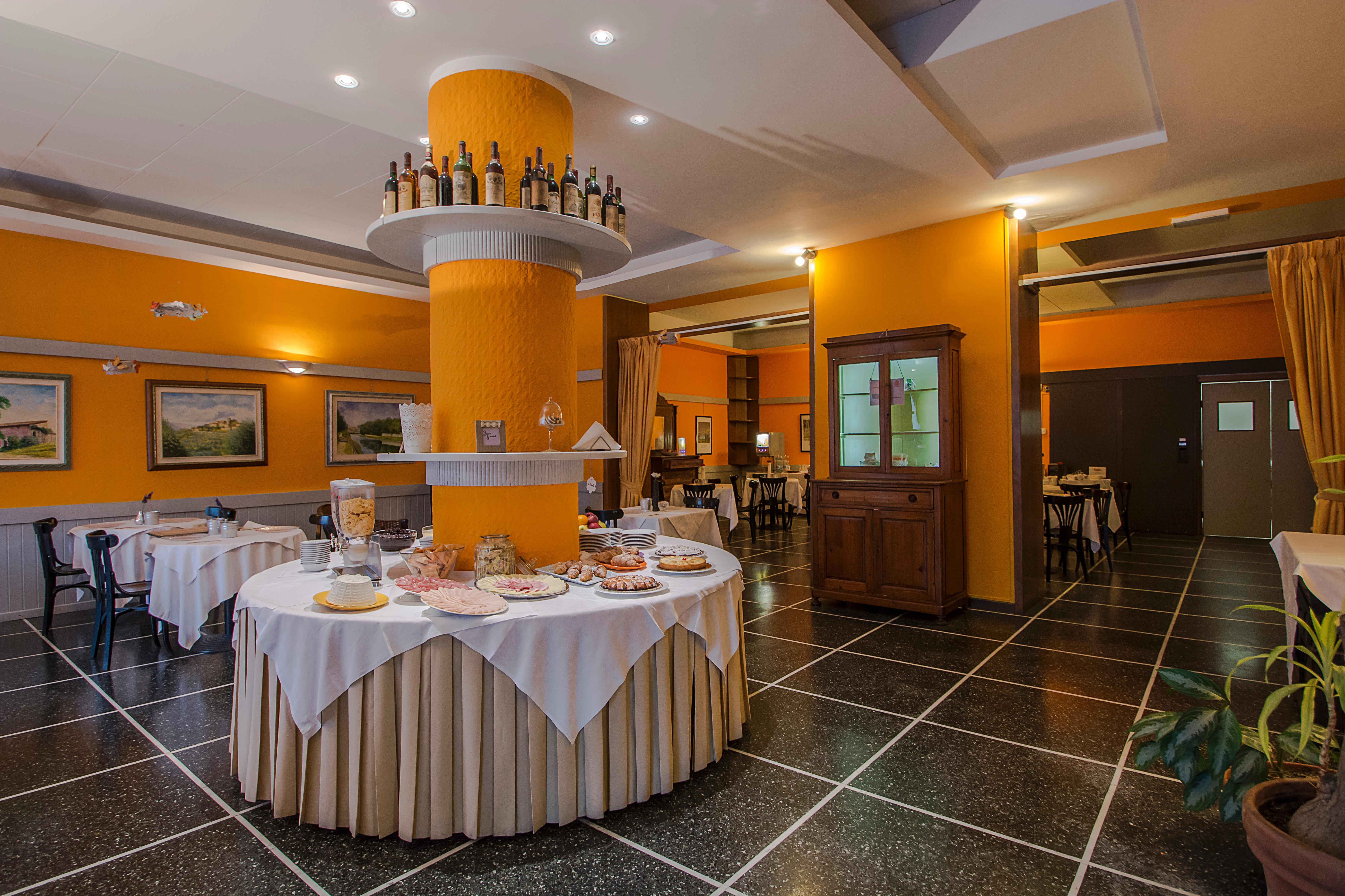 Art Hotel Milano Прато Экстерьер фото