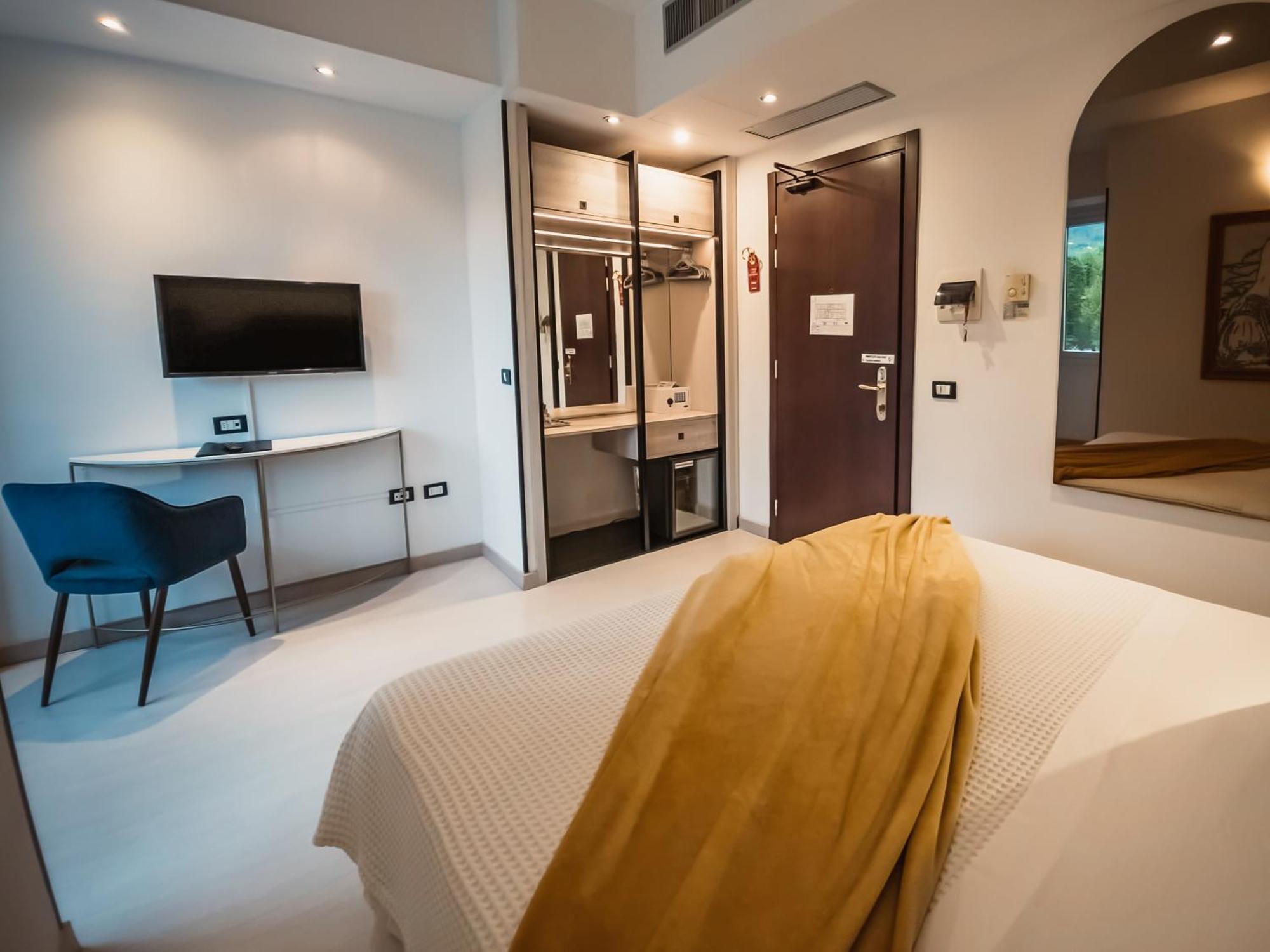 Art Hotel Milano Прато Экстерьер фото